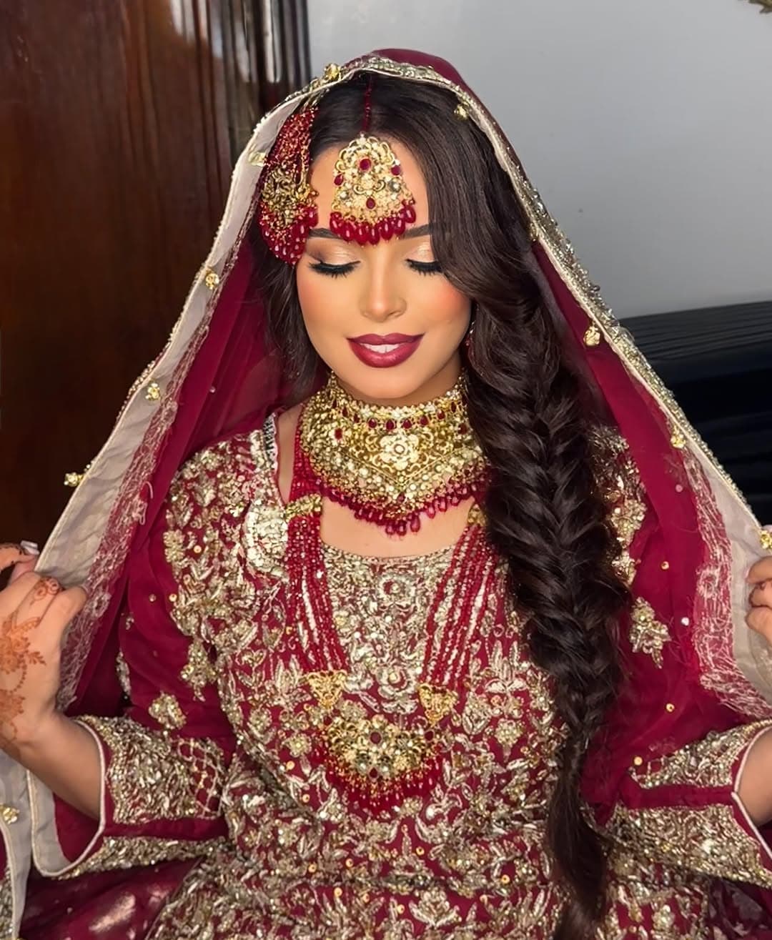 ZINEB ELOMARI makeup 2